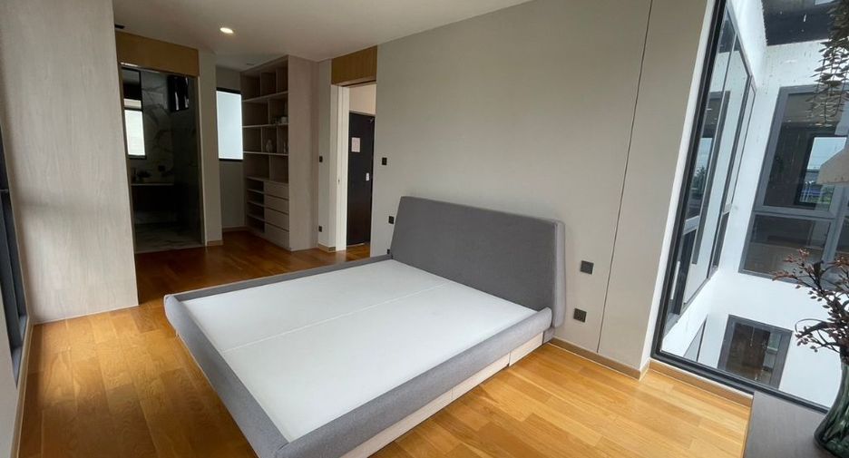 For sale 4 bedrooms house in Prawet, Bangkok
