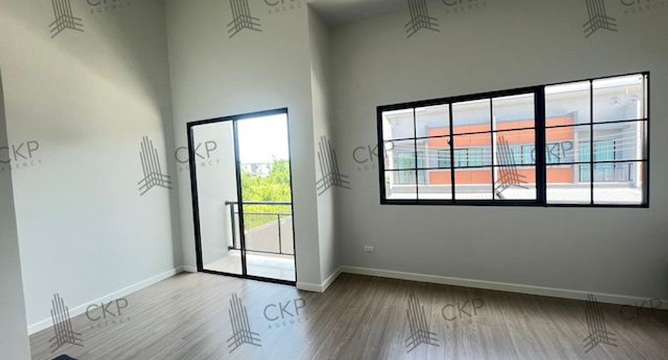 For rent and for sale 4 bed townhouse in Bang Kruai, Nonthaburi