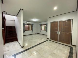For rent 4 ベッドルーム house in Phaya Thai, Bangkok