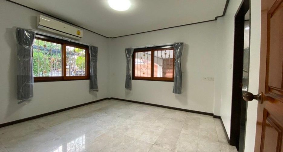 For rent 4 ベッドルーム house in Phaya Thai, Bangkok