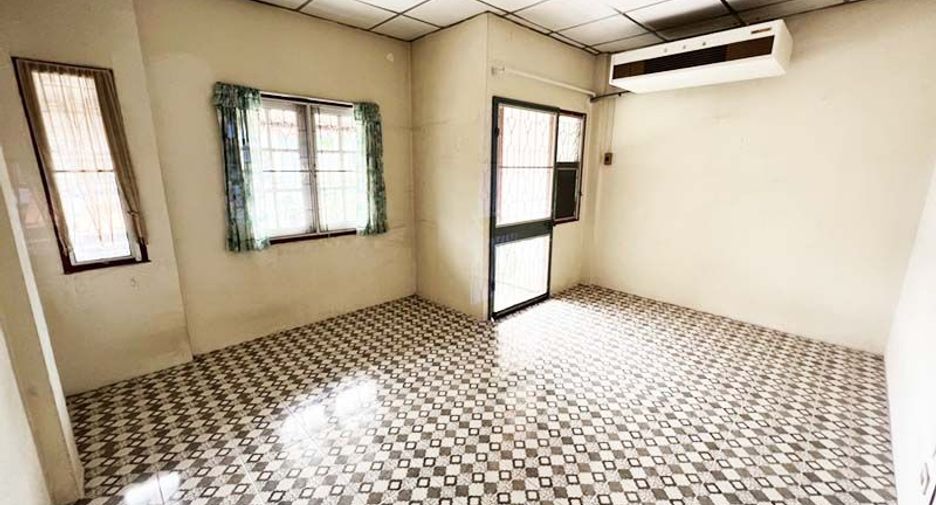 Casa adosada en venta de 2 habitaciones en Lat Lum Kaeo, Pathum Thani