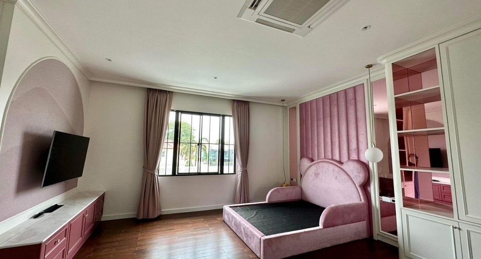 For sale 4 bedrooms house in Thawi Watthana, Bangkok
