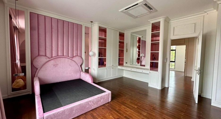 For sale 4 bedrooms house in Thawi Watthana, Bangkok