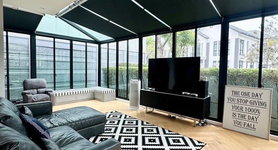 For sale 4 bedrooms house in Thawi Watthana, Bangkok