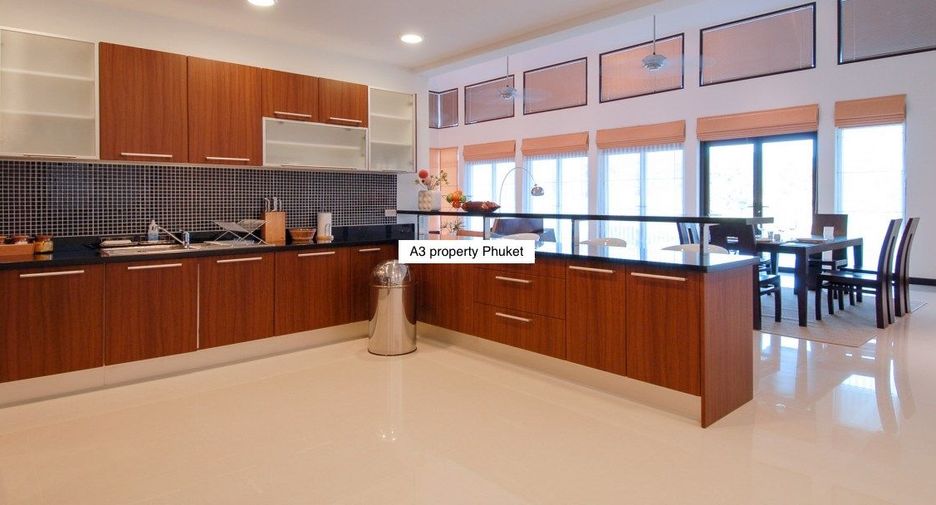 Villa en alquiler y en venta de 3 habitaciones en Kathu, Phuket