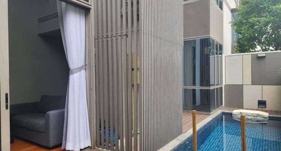 Condo en alquiler de 2 habitaciones en Khlong Toei, Bangkok