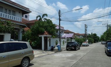 For sale 3 bedrooms house in Mueang Pathum Thani, Pathum Thani
