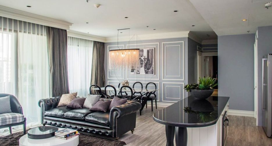 For sale 3 bedrooms condo in Khlong Toei, Bangkok