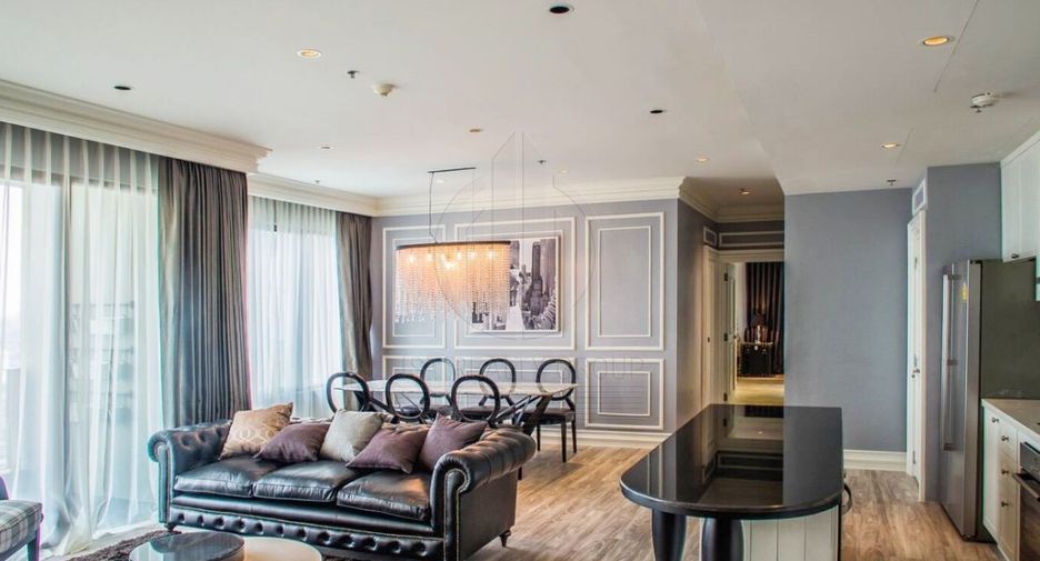 For sale 3 bedrooms condo in Khlong Toei, Bangkok