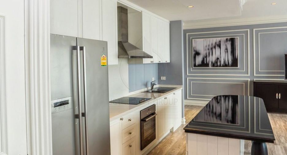 For sale 3 bedrooms condo in Khlong Toei, Bangkok