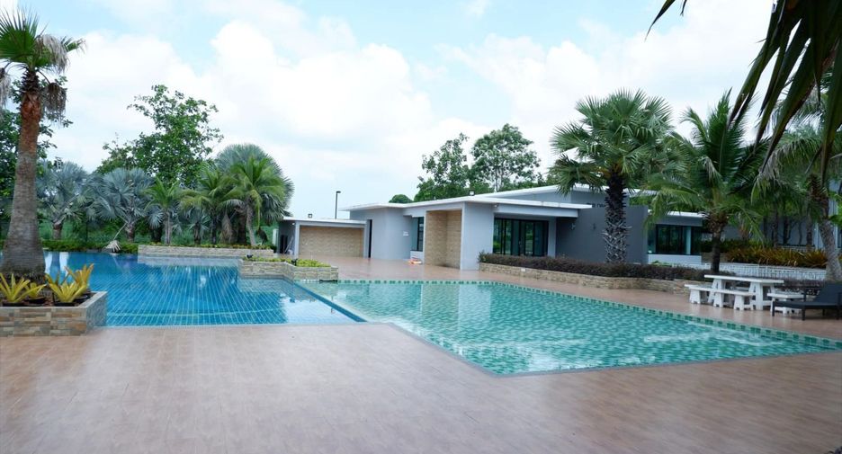 For rent 3 bedrooms house in Si Racha, Chonburi