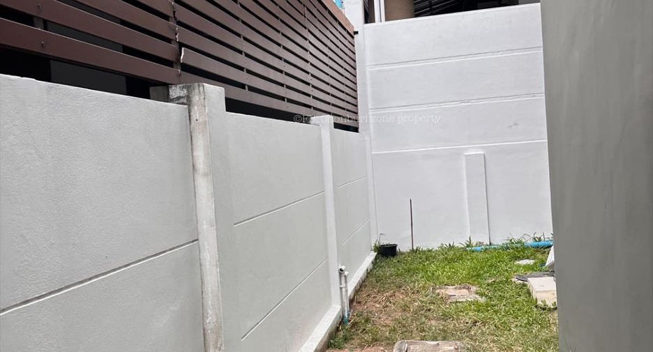 For rent 3 bedrooms house in Si Racha, Chonburi