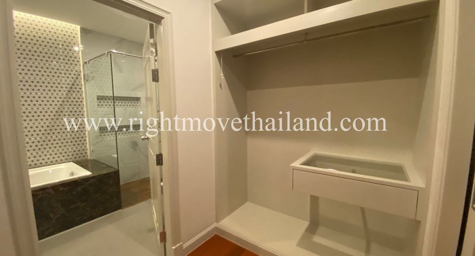For rent 3 Beds condo in Bang Kapi, Bangkok