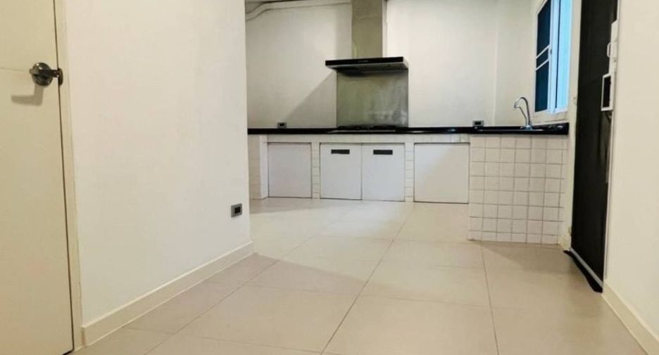 For rent and for sale 3 bedrooms townhouse in Khlong Toei, Bangkok