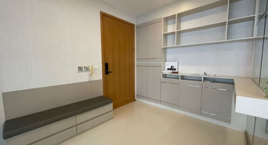 Condo en alquiler de 3 habitaciones en Khlong Toei, Bangkok