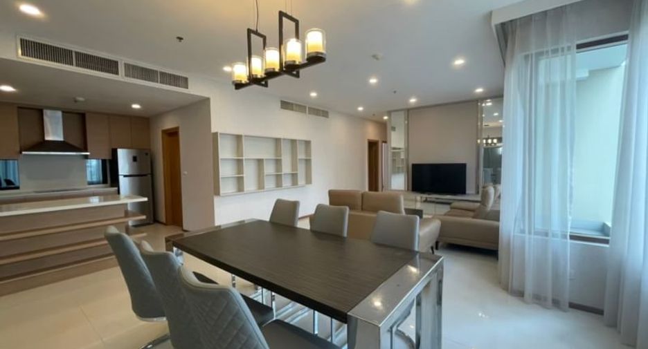 Condo en alquiler de 3 habitaciones en Khlong Toei, Bangkok