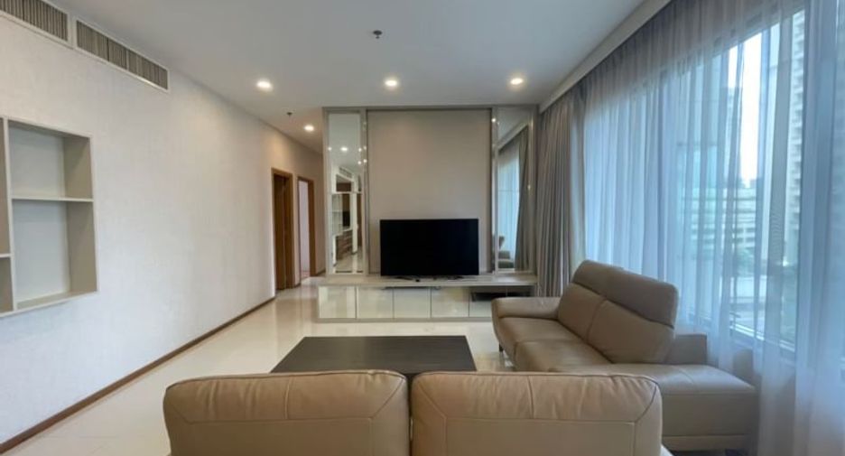 Condo en alquiler de 3 habitaciones en Khlong Toei, Bangkok