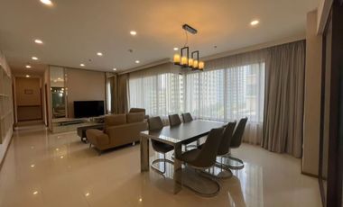 Condo en alquiler de 3 habitaciones en Khlong Toei, Bangkok