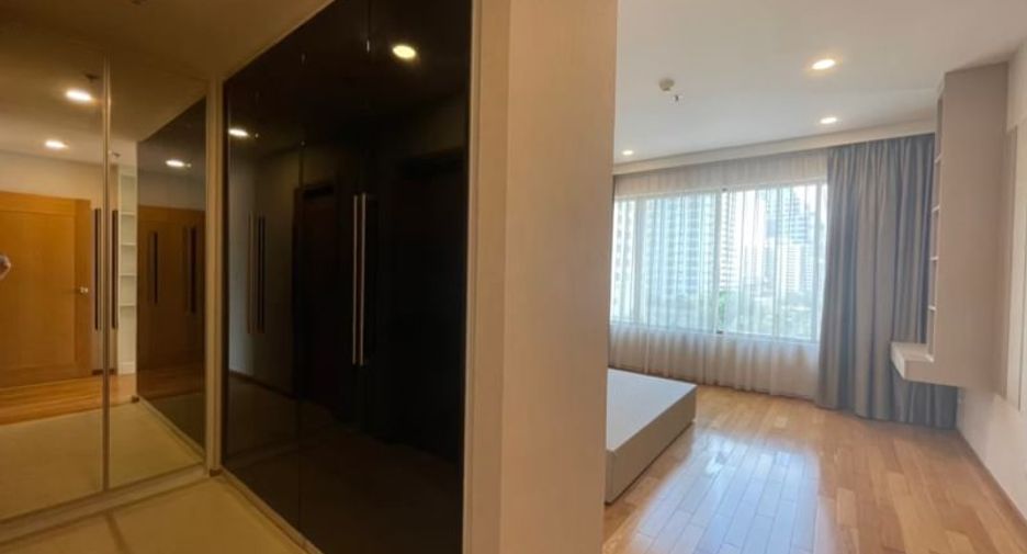 Condo en alquiler de 3 habitaciones en Khlong Toei, Bangkok