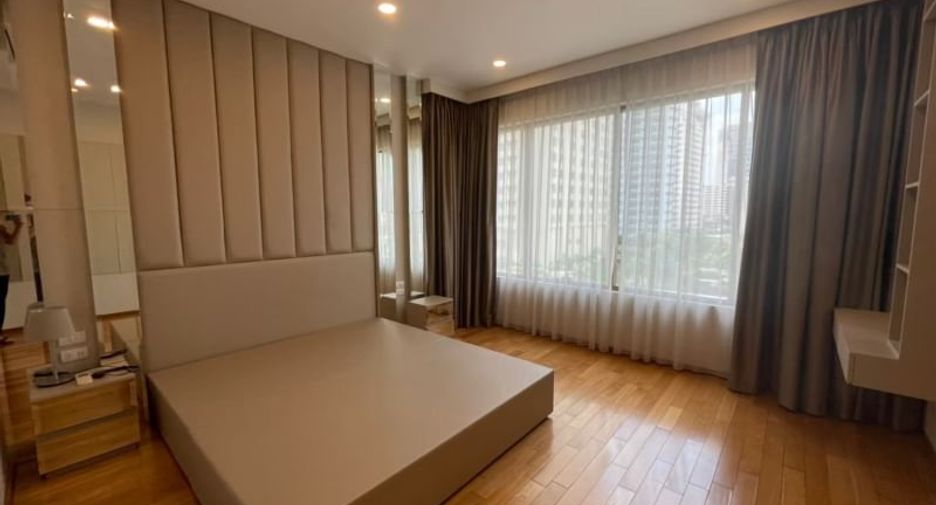 Condo en alquiler de 3 habitaciones en Khlong Toei, Bangkok