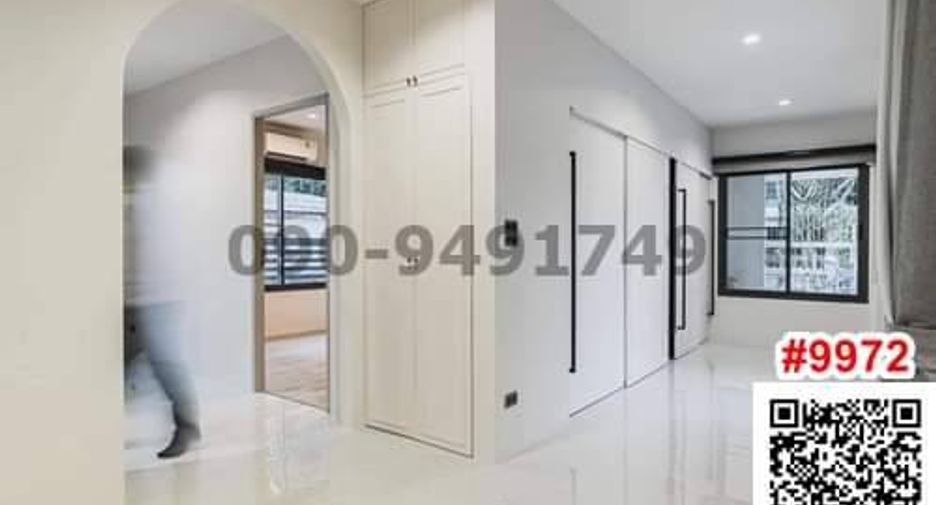 For sale 4 bedrooms house in Bangkok Noi, Bangkok