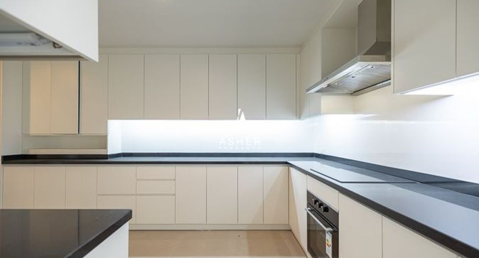 For rent and for sale 2 bedrooms condo in Yan Nawa, Bangkok