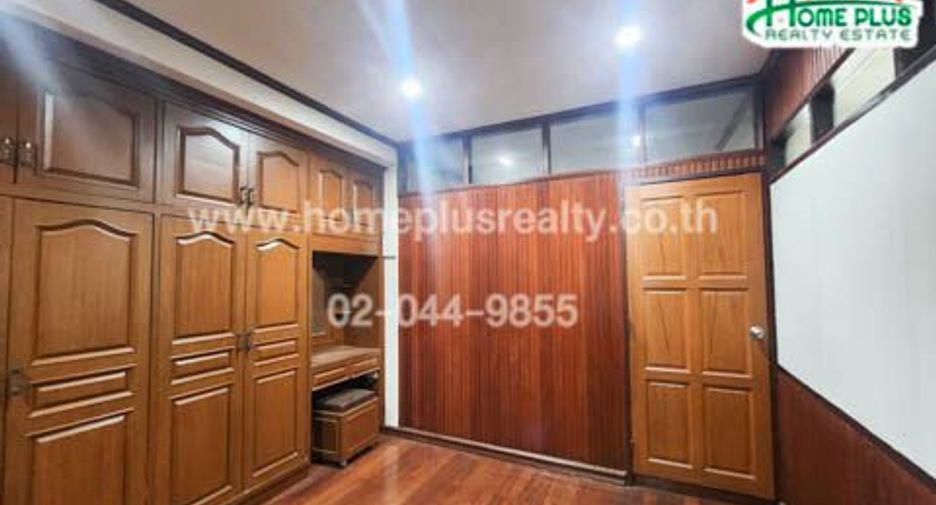 For sale 5 ベッドルーム house in Mueang Nonthaburi, Nonthaburi
