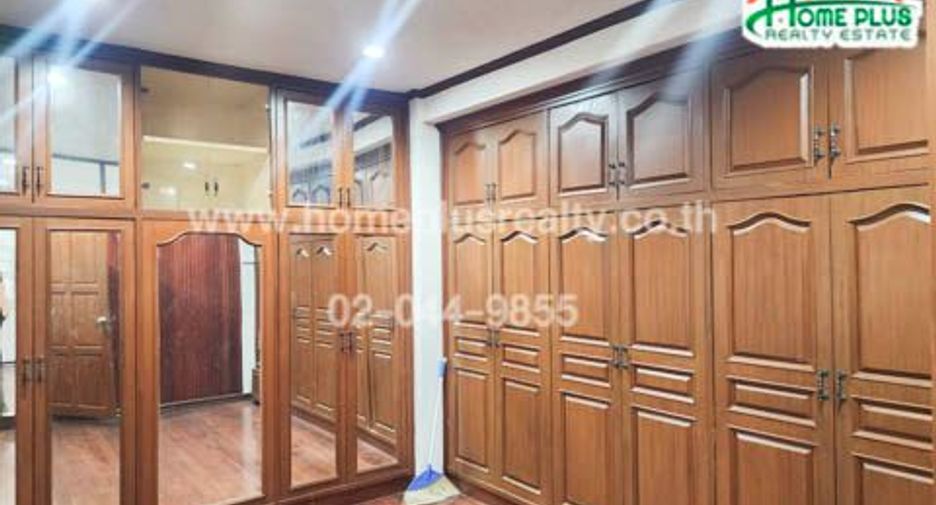 For sale 5 ベッドルーム house in Mueang Nonthaburi, Nonthaburi
