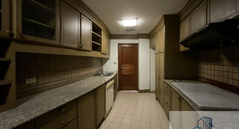 For sale 3 bedrooms condo in Sathon, Bangkok