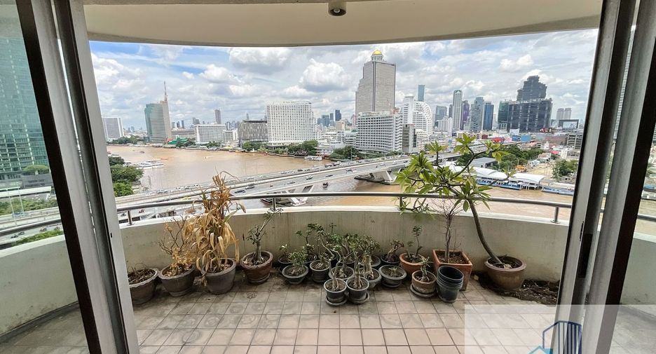 For sale 3 bedrooms condo in Sathon, Bangkok