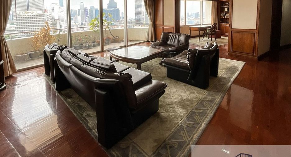 For sale 3 bedrooms condo in Sathon, Bangkok