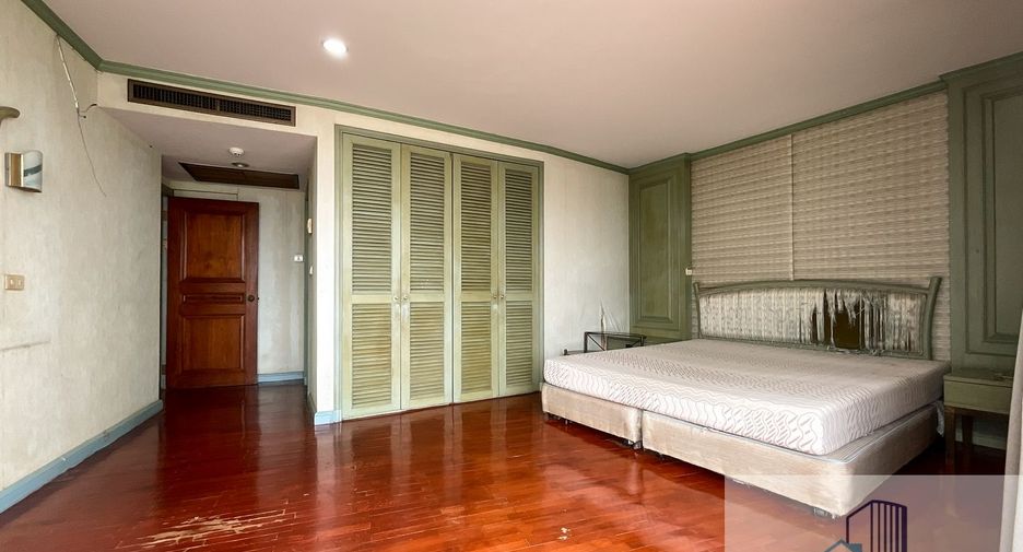 For sale 3 bedrooms condo in Sathon, Bangkok