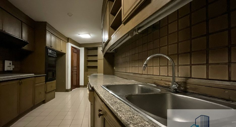 For sale 3 bedrooms condo in Sathon, Bangkok
