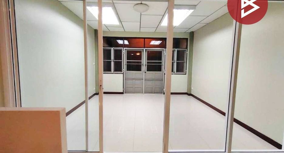 For sale 5 Beds retail Space in Min Buri, Bangkok