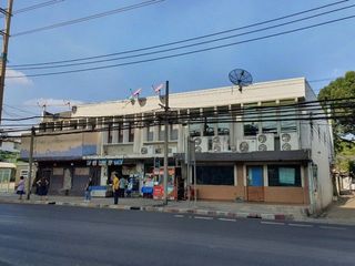 For sale 4 bedrooms retail Space in Khlong San, Bangkok