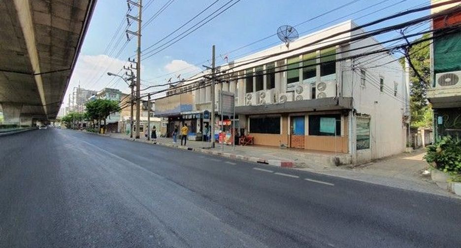 For sale 4 bedrooms retail Space in Khlong San, Bangkok