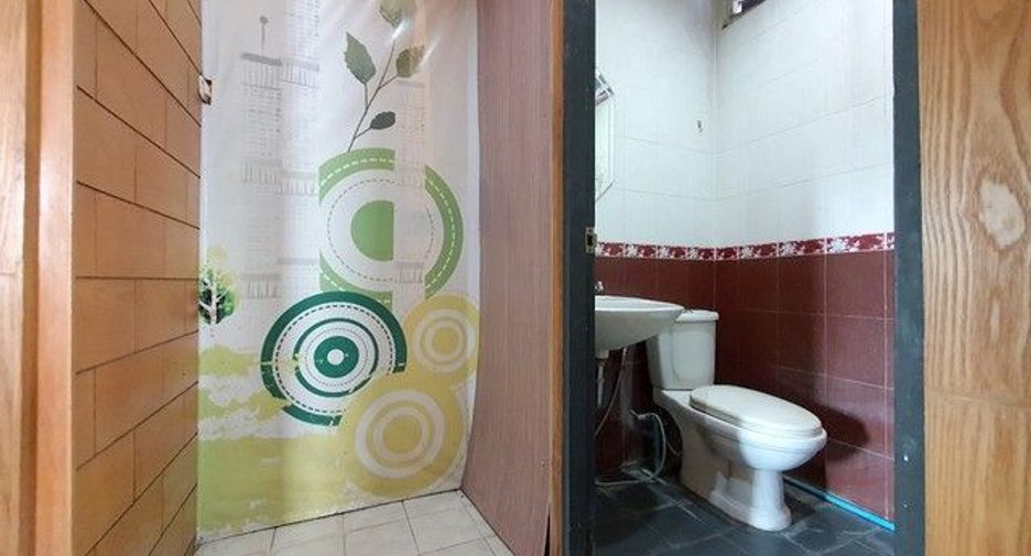 For sale 4 bedrooms retail Space in Khlong San, Bangkok