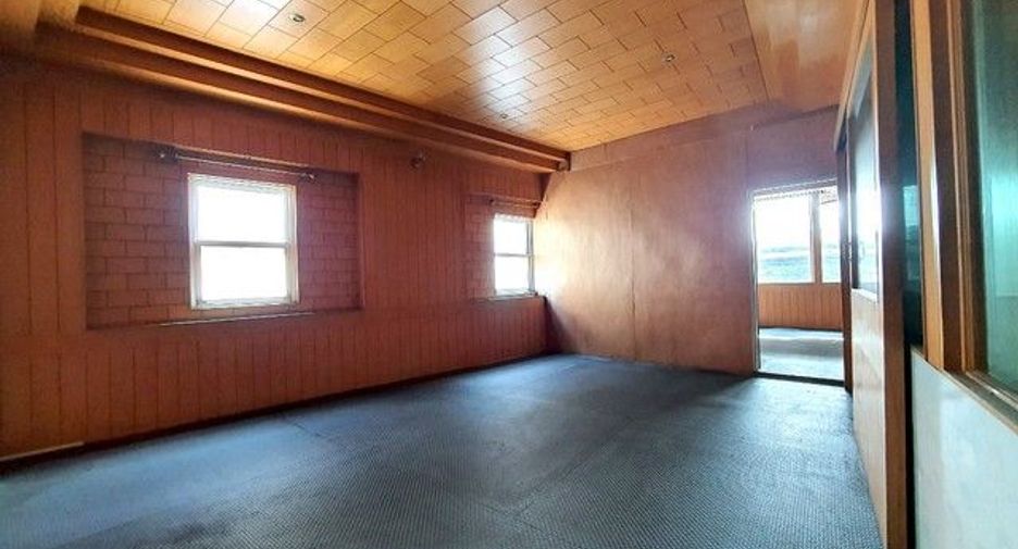 For sale 4 bedrooms retail Space in Khlong San, Bangkok