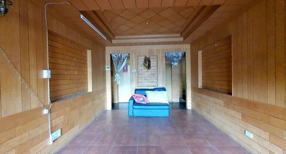 For sale 4 bedrooms retail Space in Khlong San, Bangkok