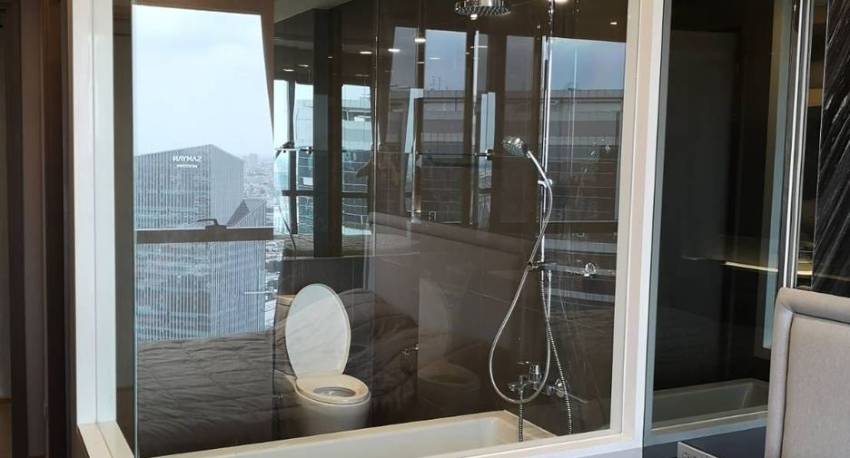 For rent 2 ベッドルーム condo in Bang Rak, Bangkok
