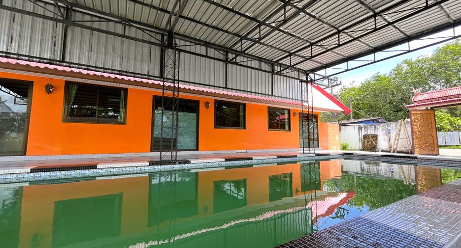 For sale 21 bedrooms retail Space in Takua Thung, Phang Nga