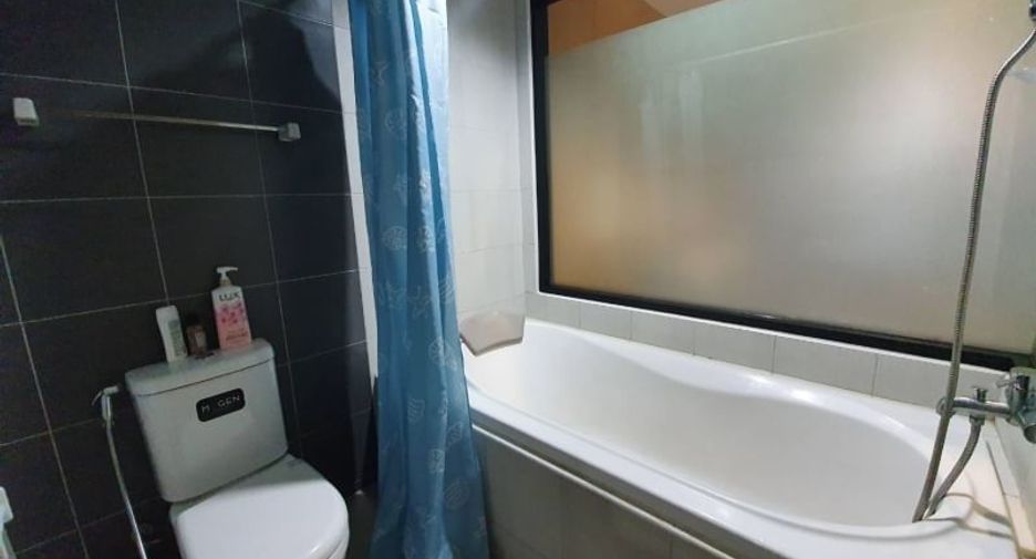 For sale 1 bed condo in Si Racha, Chonburi
