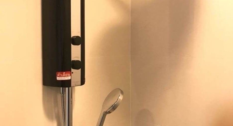 À vendre 1 chambre condo à Huai Khwang, Bangkok