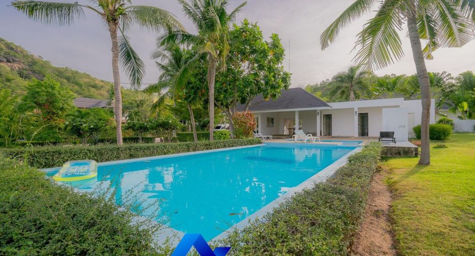For sale 3 bedrooms villa in Hua Hin, Prachuap Khiri Khan