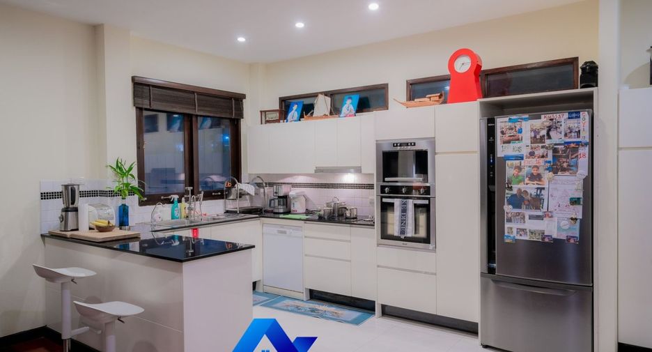 For sale 3 bedrooms villa in Hua Hin, Prachuap Khiri Khan