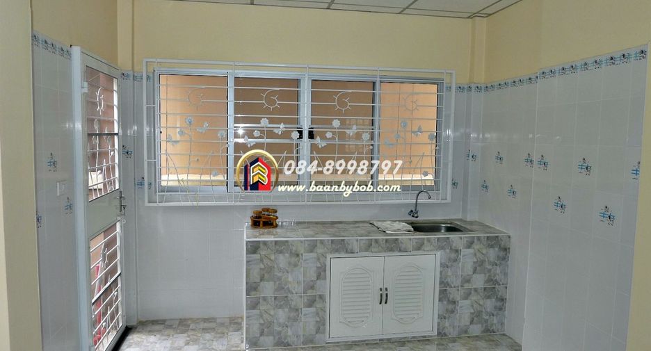 Haus zum Kauf mit 4 Zimmer in Sam Phran, Nakhon Pathom