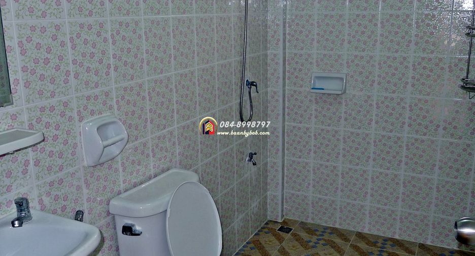 Haus zum Kauf mit 4 Zimmer in Sam Phran, Nakhon Pathom