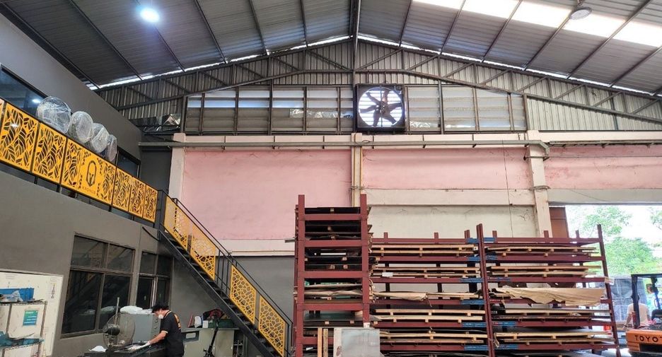 For sale warehouse in Mueang Samut Prakan, Samut Prakan
