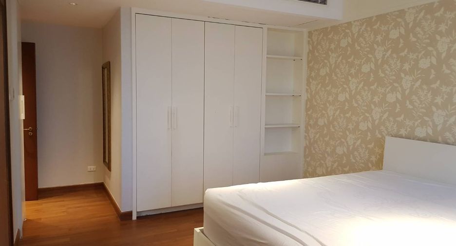 For rent 3 bedrooms condo in Pathum Wan, Bangkok