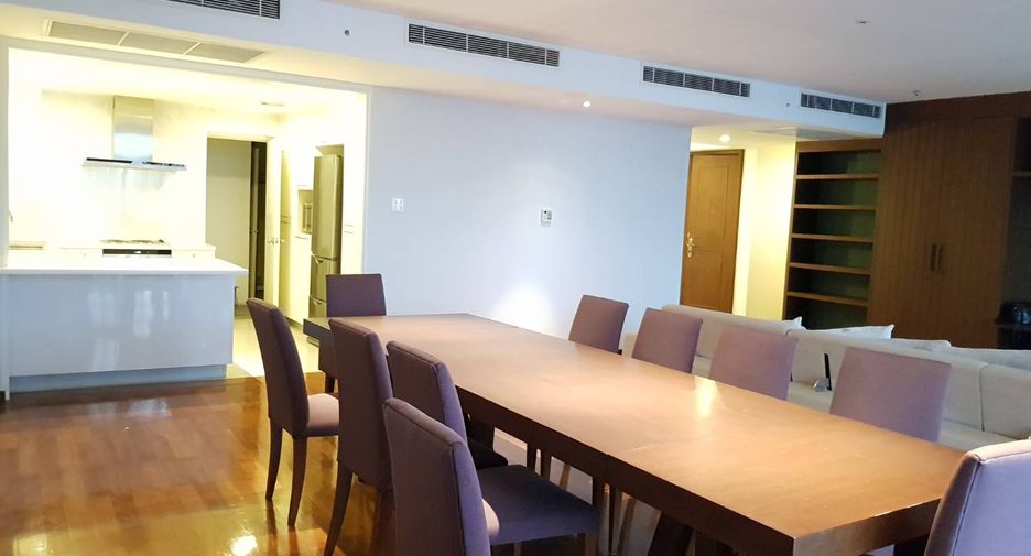 For rent 3 bedrooms condo in Pathum Wan, Bangkok
